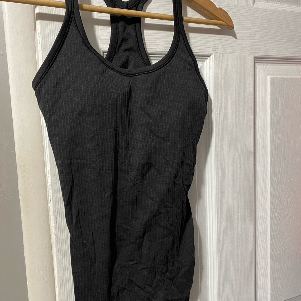 Lululemon black tank top with bra inserts size 6